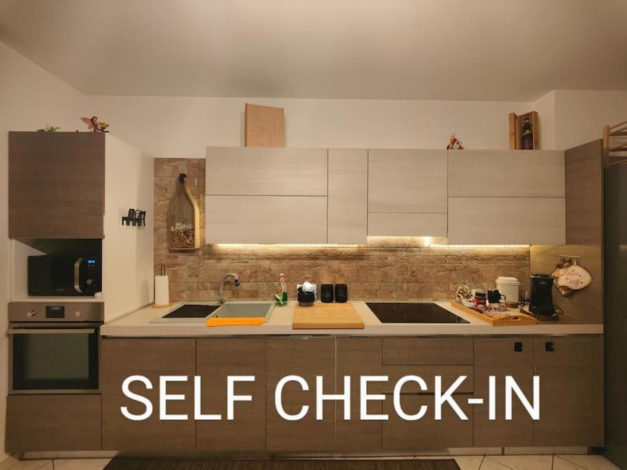"Come A Casa" - Appartamento Gigi - Self Check In - Ospedale Humanitas - Forum Assago - Tram15 로짜노 외부 사진